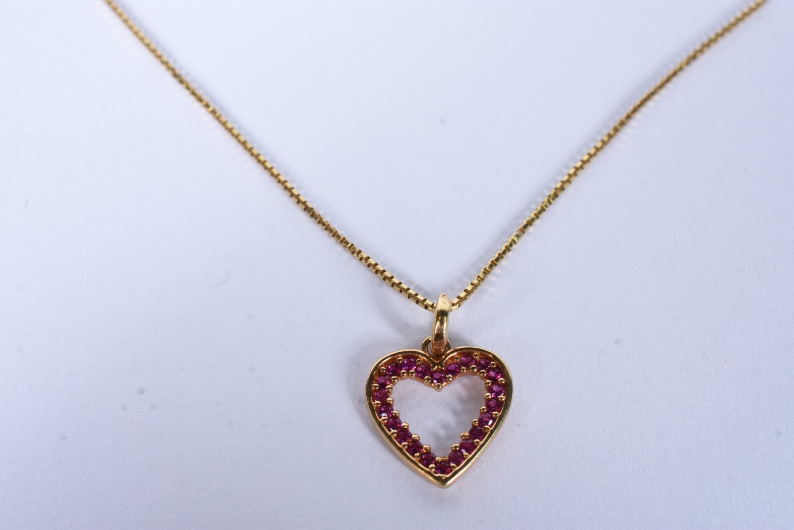 Colar de ouro 18k, unissex, pingente na forma de coração com mini... - foto 1 de 7