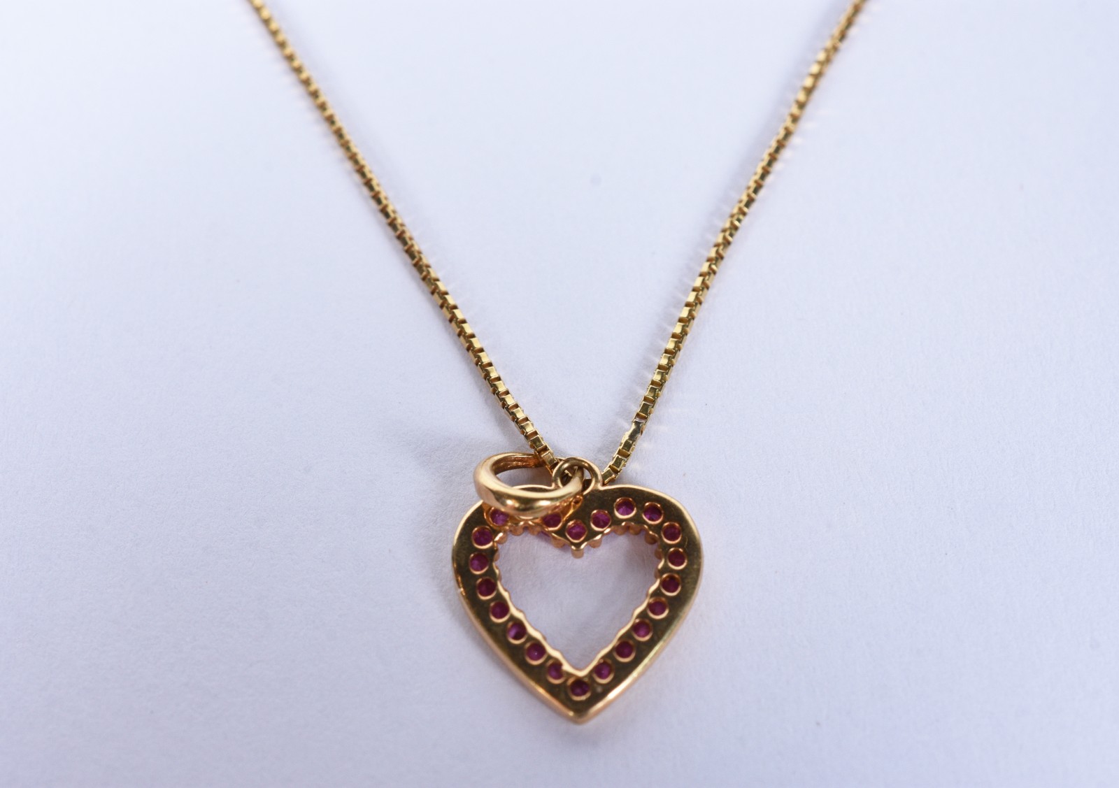 Colar de ouro 18k, unissex, pingente na forma de coração com mini... - foto 2 de 7