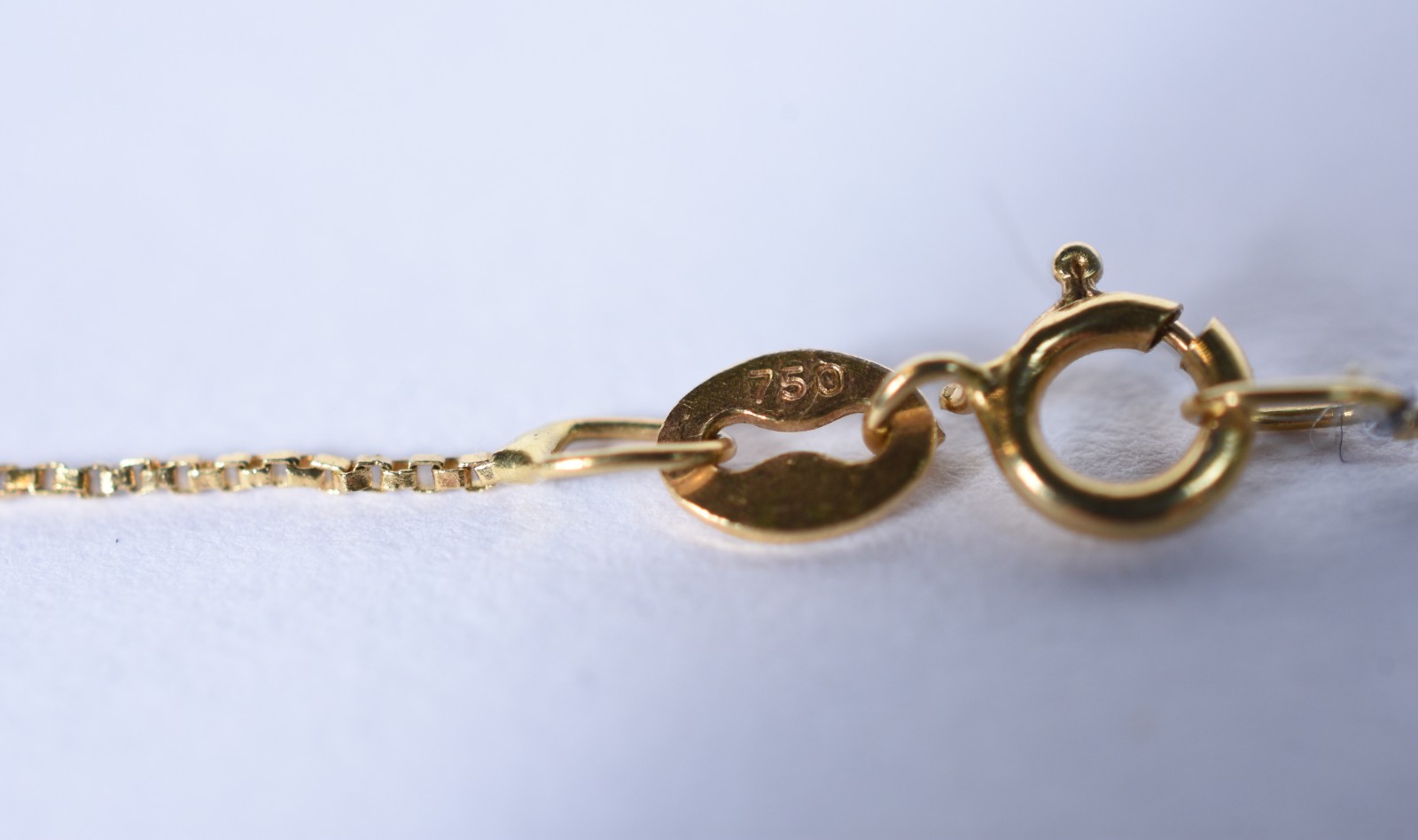 Colar de ouro 18 k, contraste 750 com crucifixo (Por motivos de... - foto 3 de 6