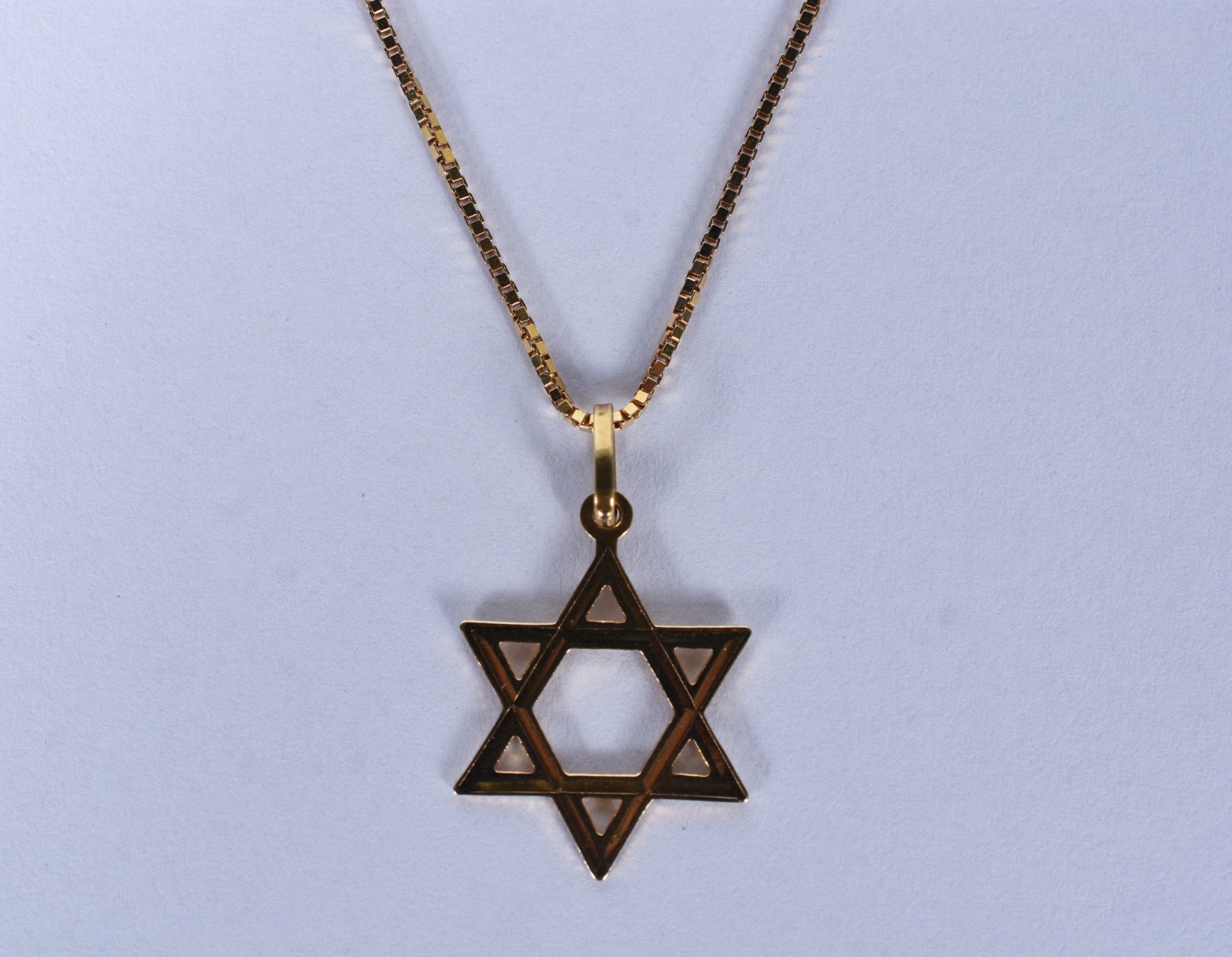 Colar de ouro 18 k, contraste 750 e pingente estrela de Davi (Por... - foto 1 de 8