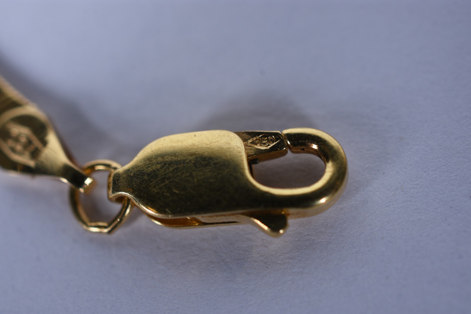 Pulseira de ouro 18 k, contraste 750 na forma de lâmina (Por motivos... - foto 2 de 5
