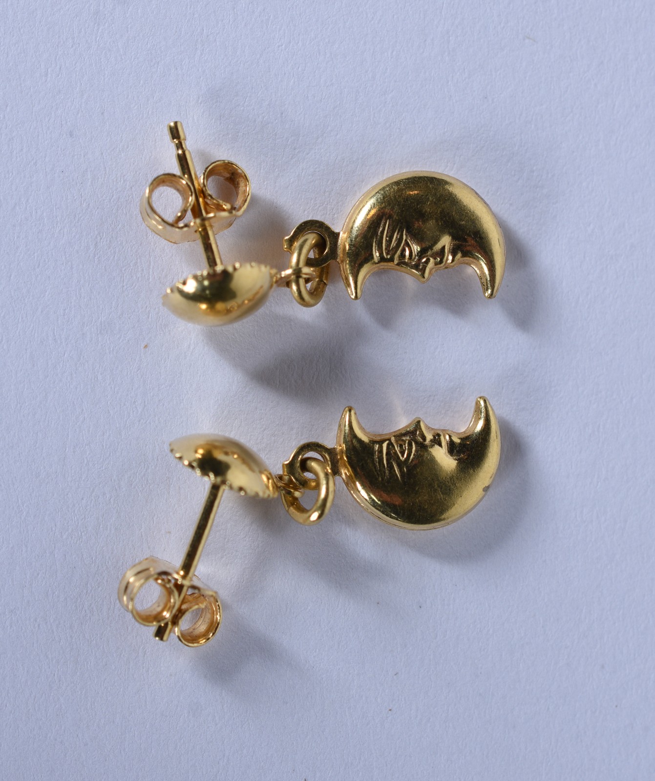 Par de brincos de ouro 18 k, contraste 750 com pendente na forma de... - foto 4 de 5
