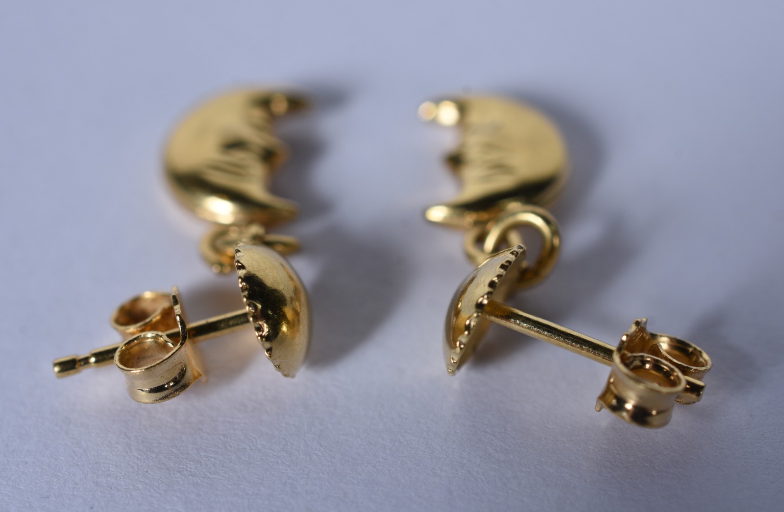 Par de brincos de ouro 18 k, contraste 750 com pendente na forma de... - foto 5 de 5