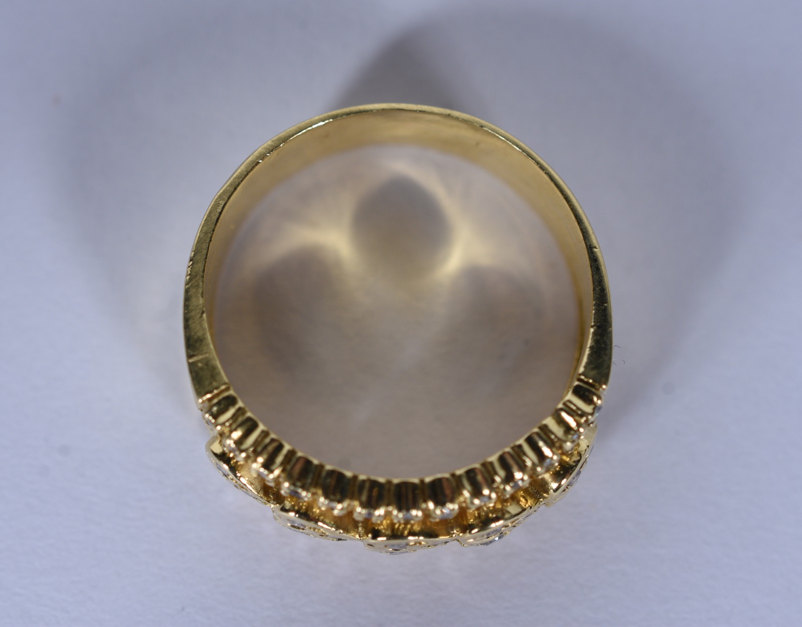 Anel de ouro 18 k, contraste 750 cravejado com 53 brilhantes, aro 17... - foto 5 de 6