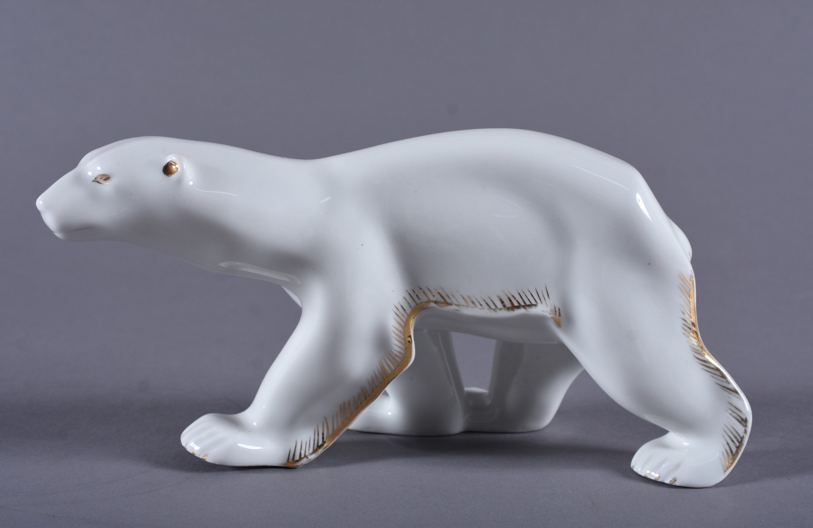 Escultura de porcelana branca representando urso polar - Ademir Rio. - foto 2 de 8