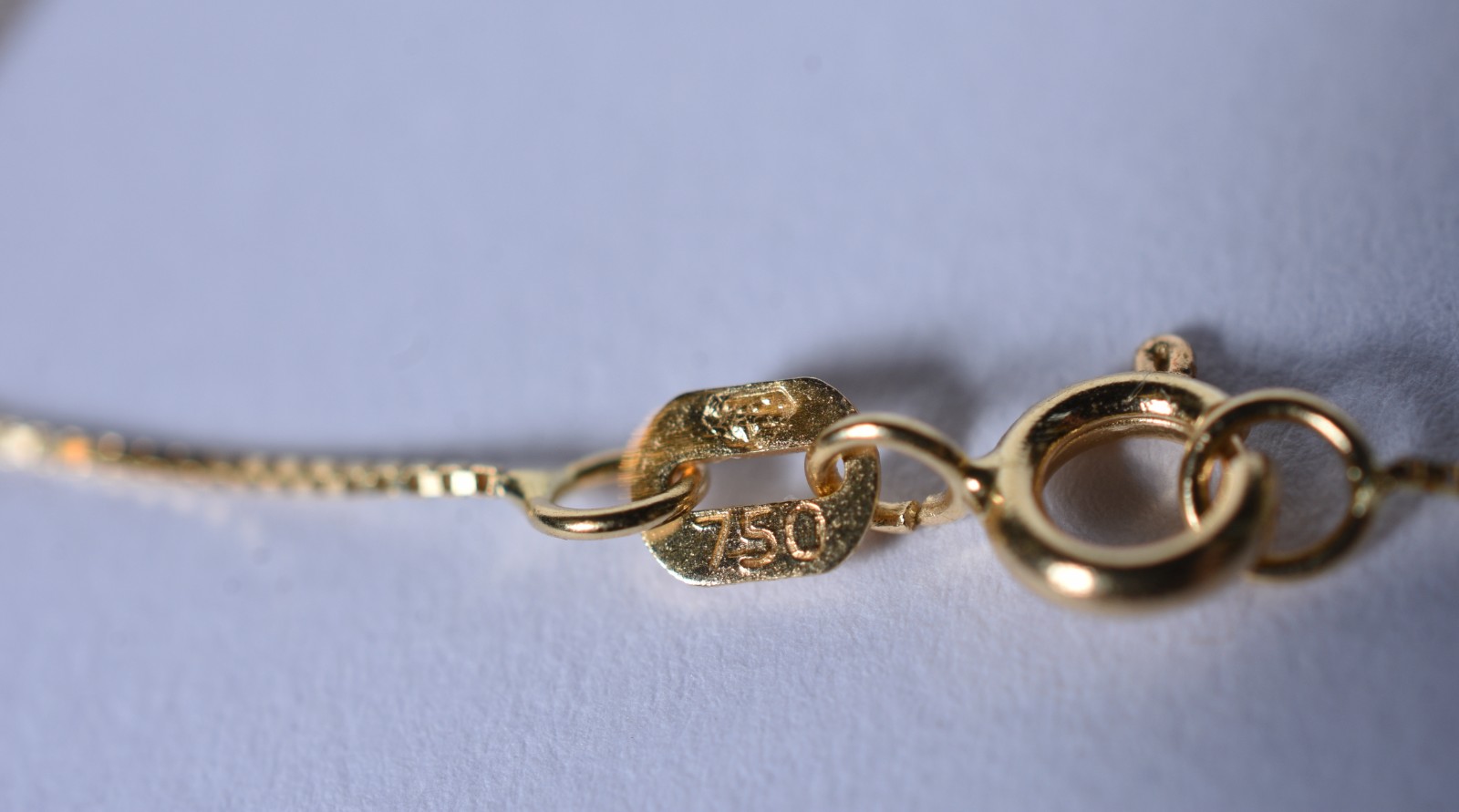 Colar de ouro 18 k, contraste 750 com pingentes (Por motivos de... - foto 6 de 8