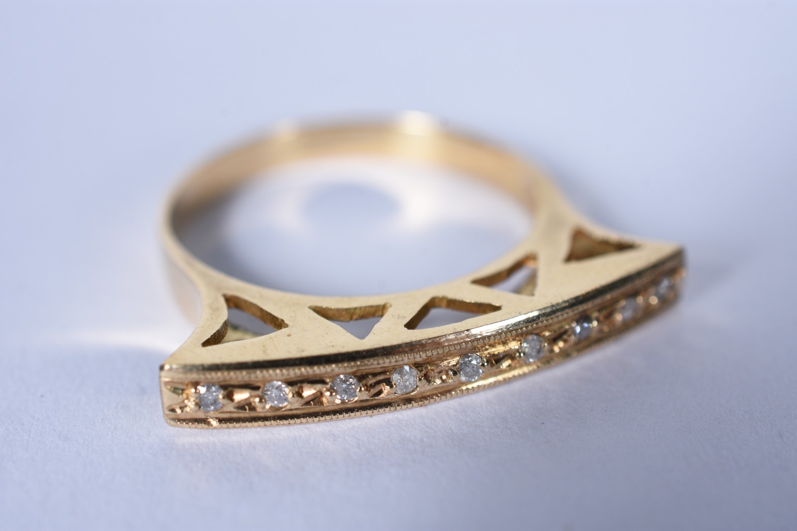Anel de ouro 18 k, contraste 750 com 9 brilhantes (Por motivos de... - foto 1 de 6