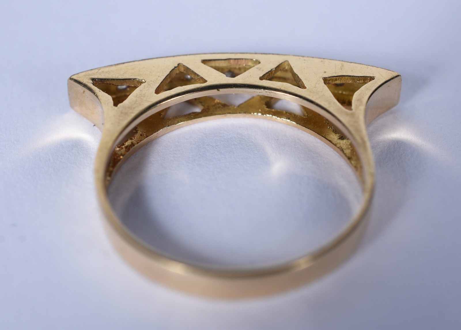 Anel de ouro 18 k, contraste 750 com 9 brilhantes (Por motivos de... - foto 4 de 6