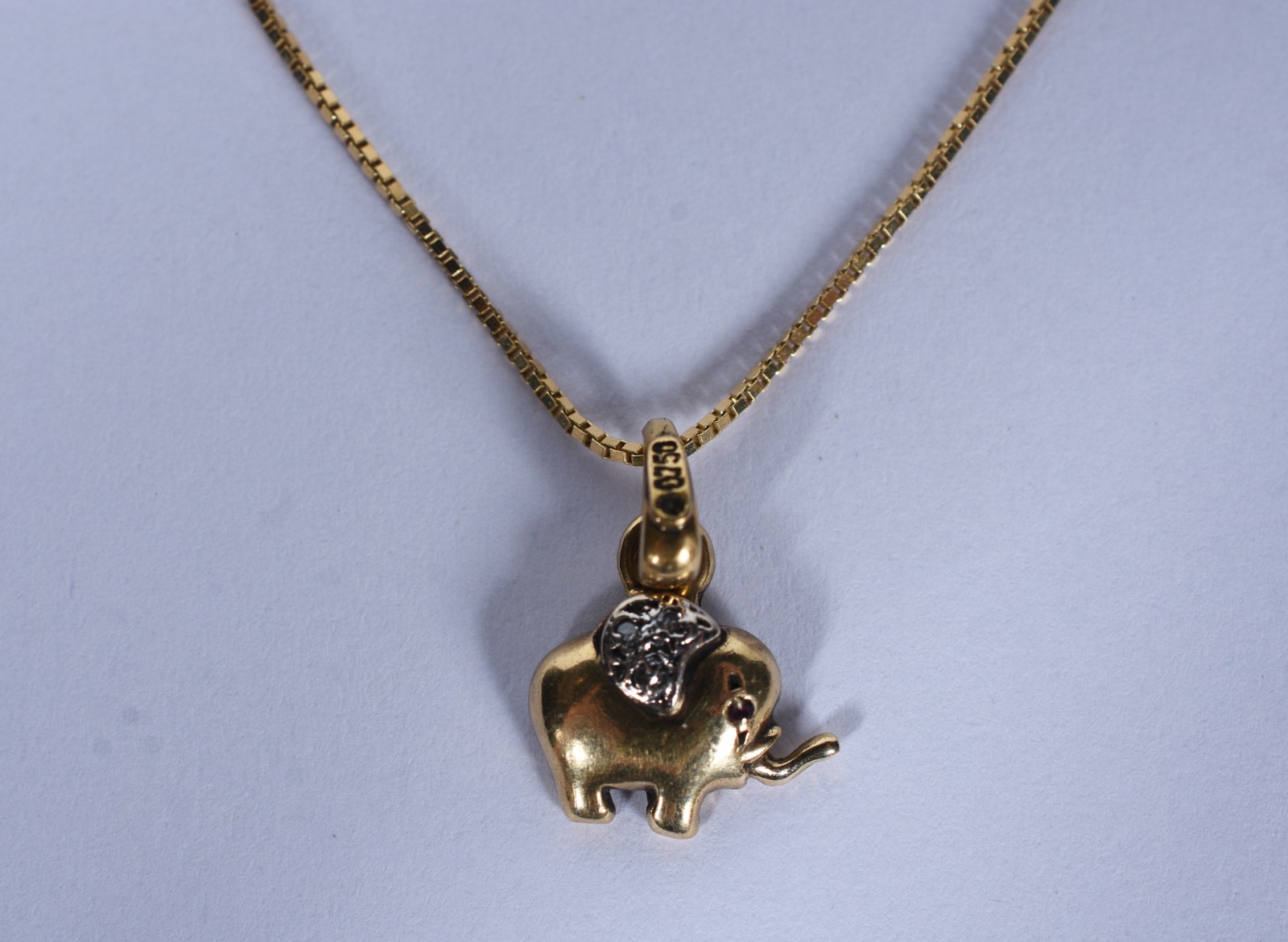 Tornozeleira de ouro 18 k, contraste 750 com pingente (Por motivos de... - foto 1 de 6