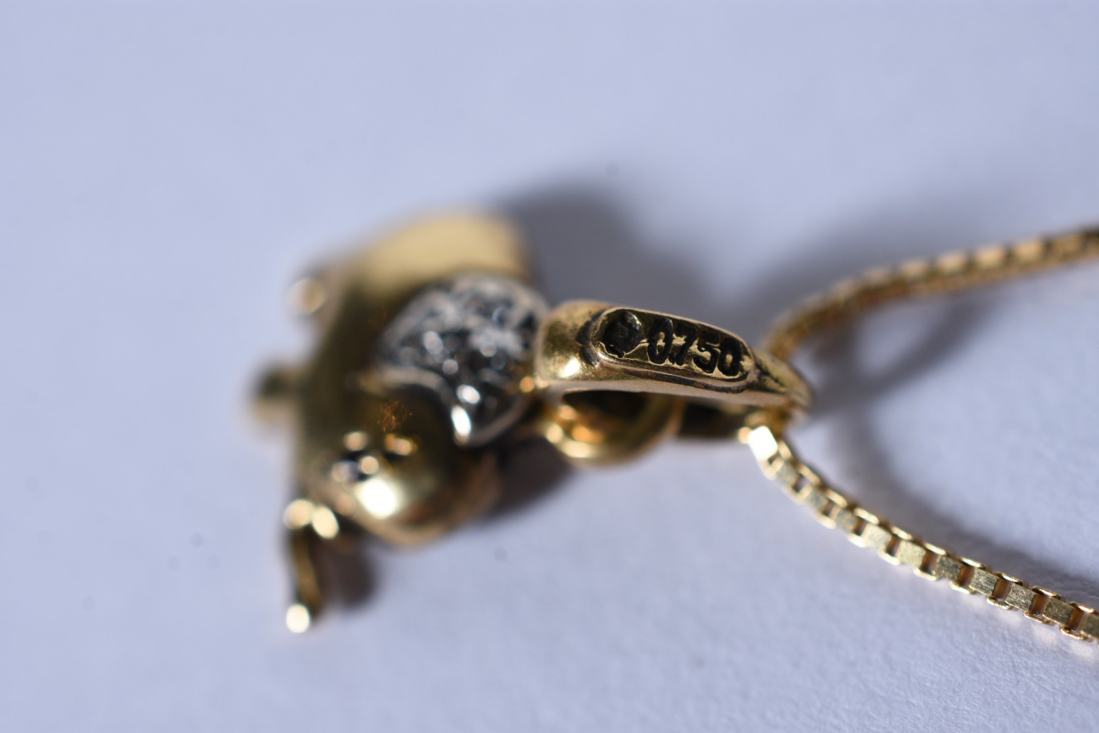 Tornozeleira de ouro 18 k, contraste 750 com pingente (Por motivos de... - foto 4 de 6