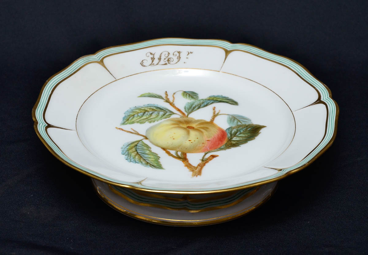Fruteira de porcelana francesa Vieux Paris, centro decorado com fruto...