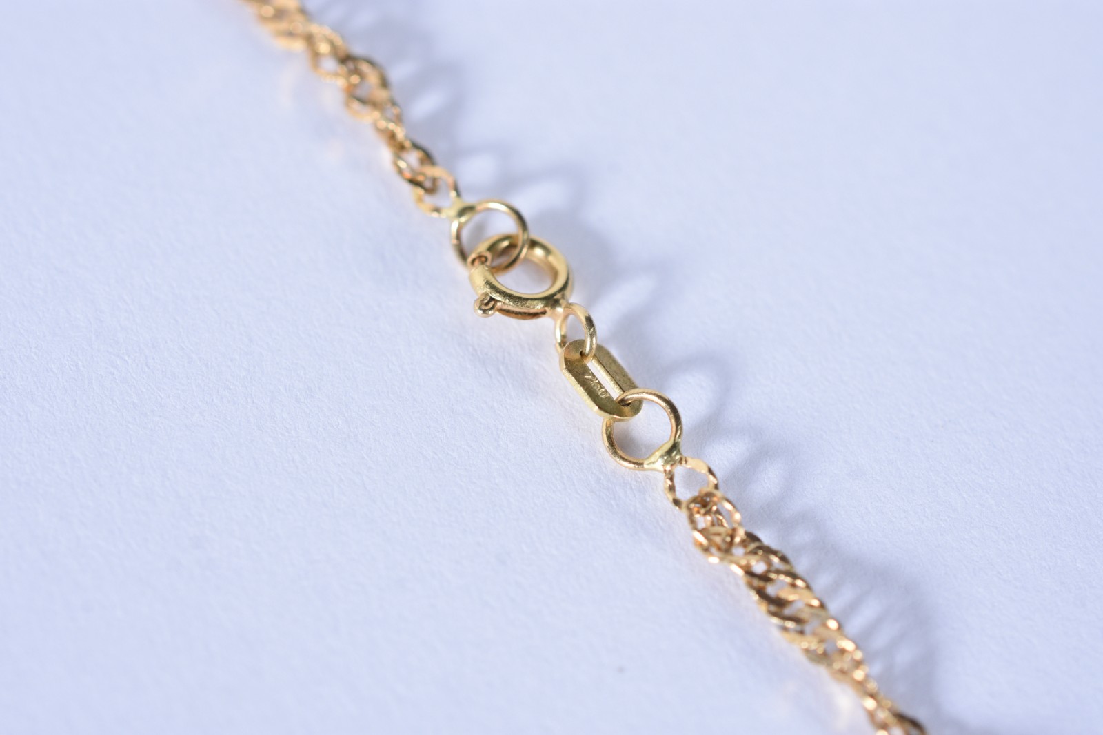 Colar de ouro 18 k, contraste 750, entrelaçados com crucifixo (Por... - foto 6 de 6