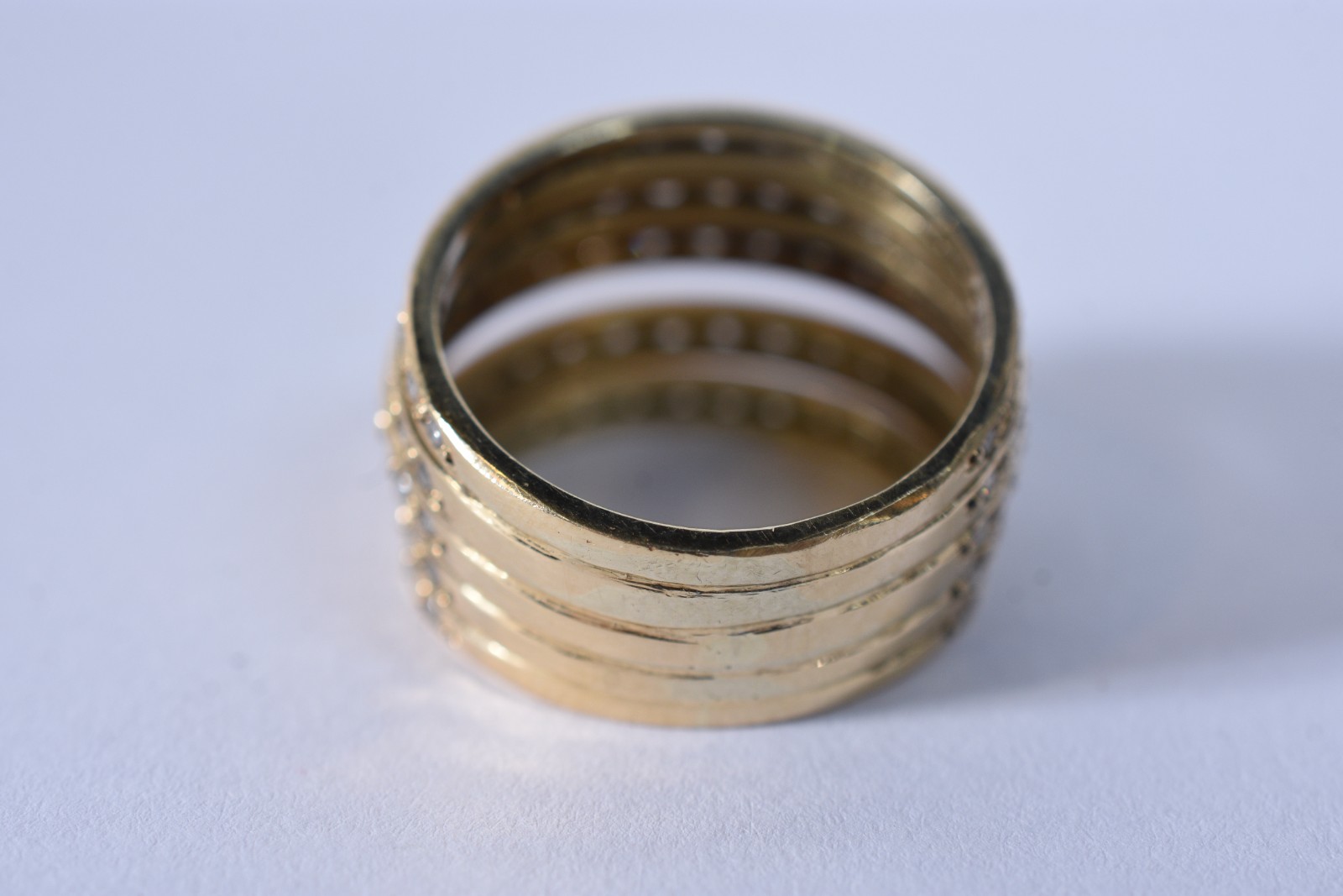 Anel de ouro 18 k, contraste 750 com 5 aros todos cravejados com... - foto 3 de 6
