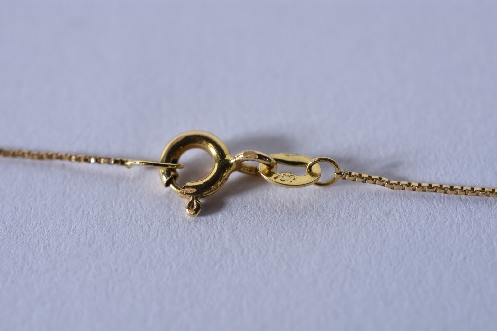 Colar de ouro 18 k, contraste 750 com pingente no feitio coração (Por... - foto 4 de 6