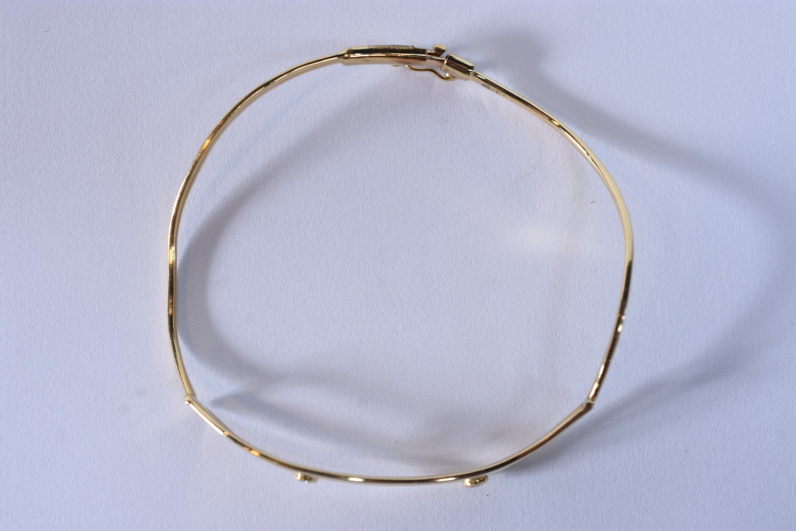 Pulseira de ouro 18 k, contraste 750 com 2 brilhantes (Por motivos de... - foto 2 de 5