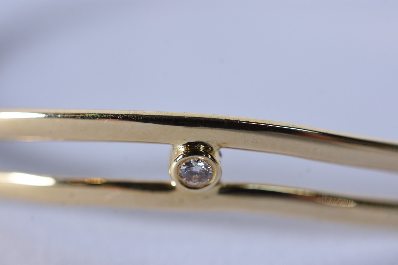 Pulseira de ouro 18 k, contraste 750 com 2 brilhantes (Por motivos de... - foto 4 de 5