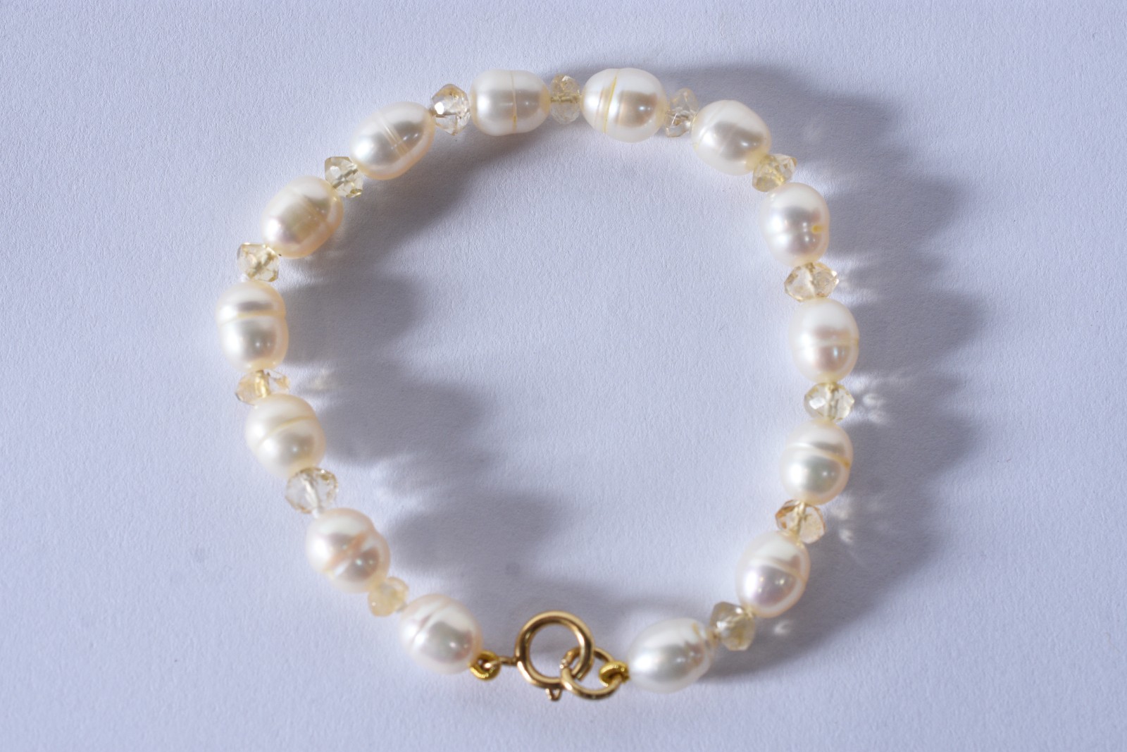 Pulseira de perolas barrocas, fecho de ouro 18 k (Por motivos de... - foto 1 de 4