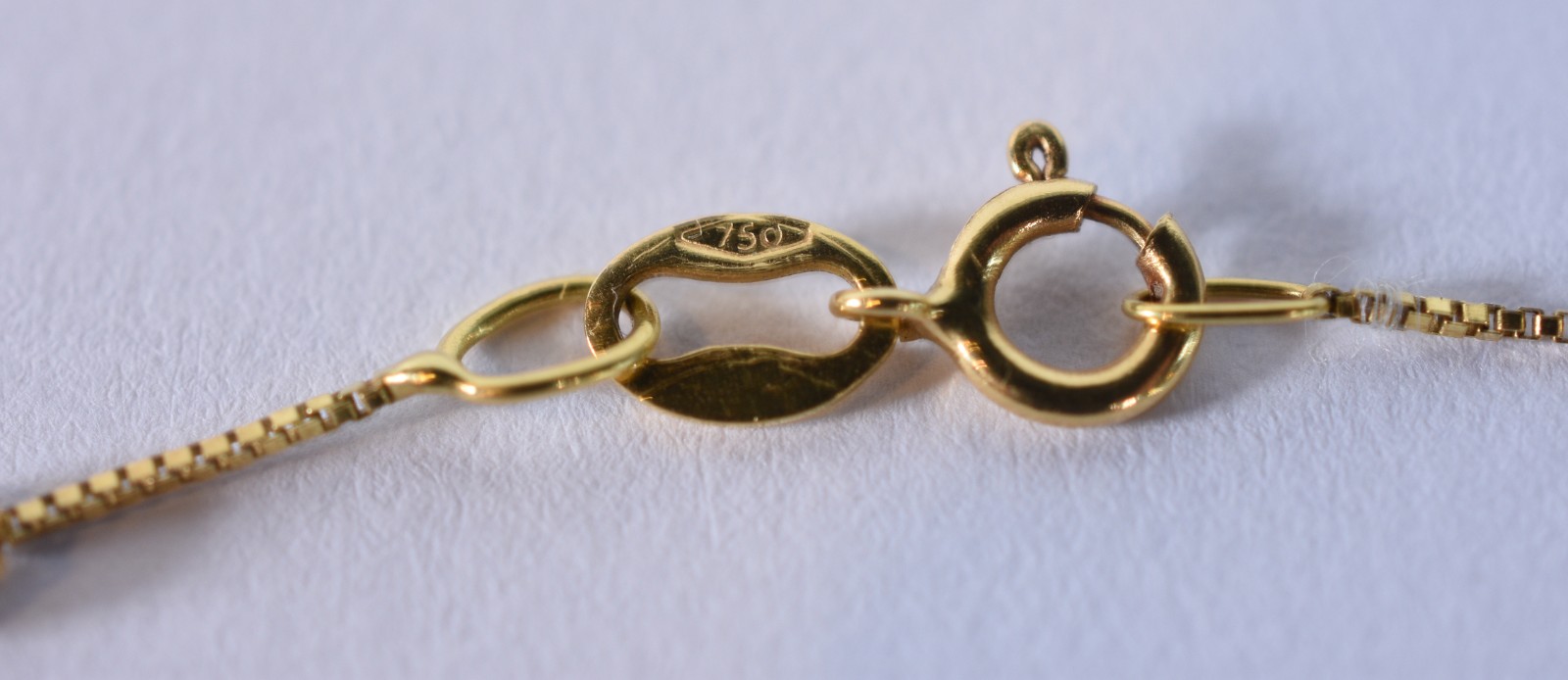 Colar de ouro 18 k, contraste 750 com 3 pingentes (Por motivos de... - foto 4 de 5
