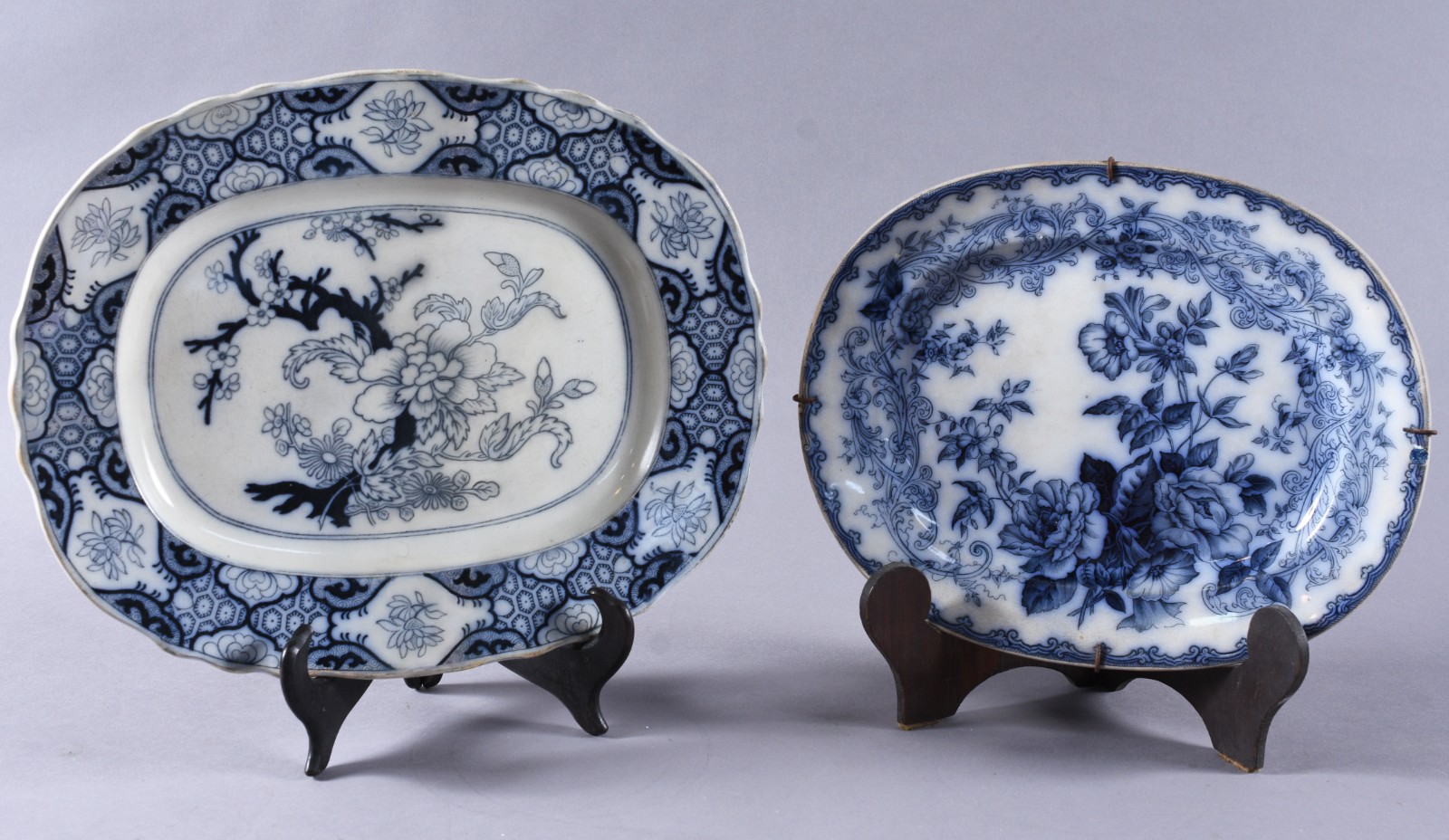 Duas travessas de porcelana, Ironstone, Osborne, W.Adams, decoradas... - foto 1 de 10