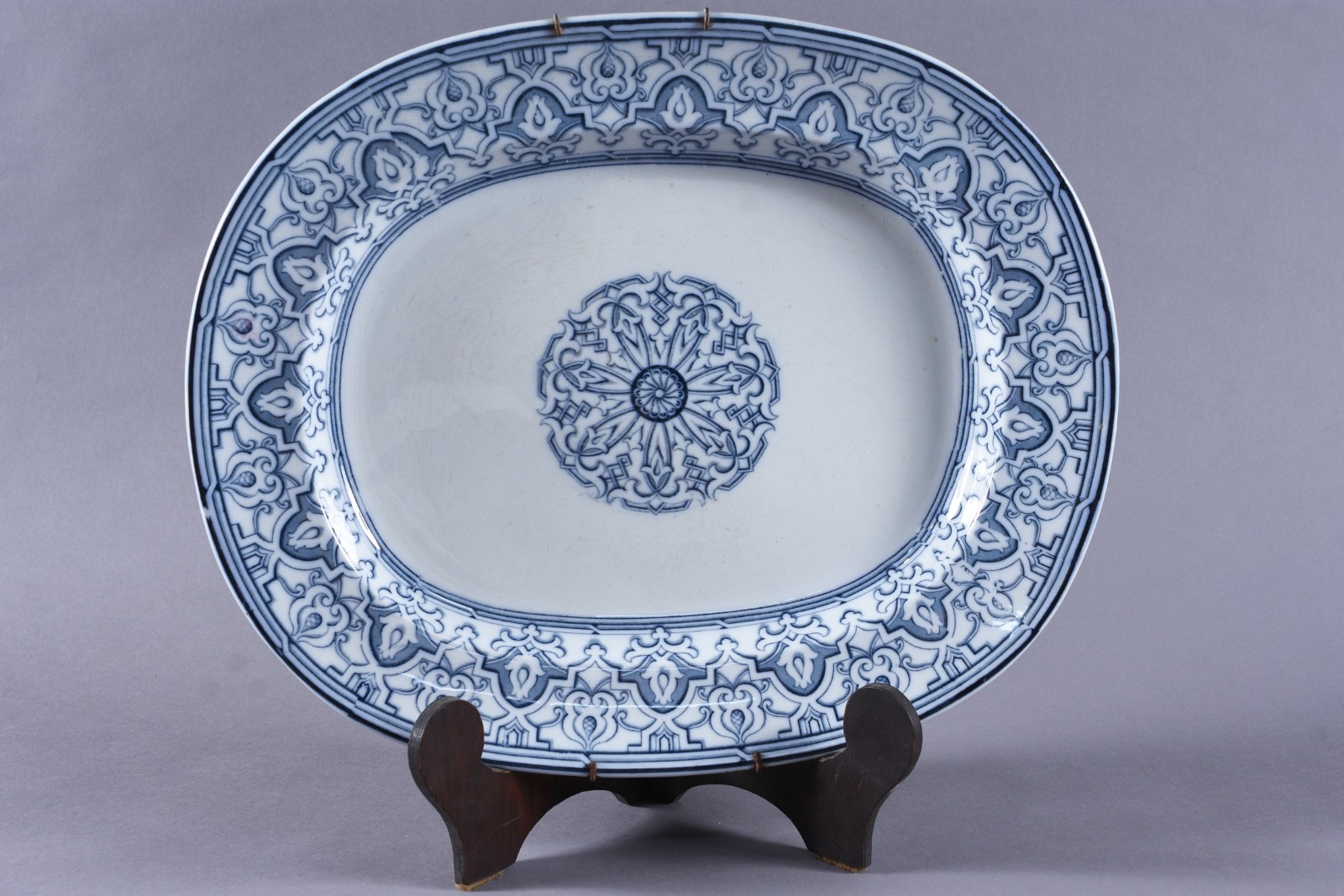 Travessa de porcelana inglesa Copeland, borda com guirlandas e centro... - foto 1 de 7