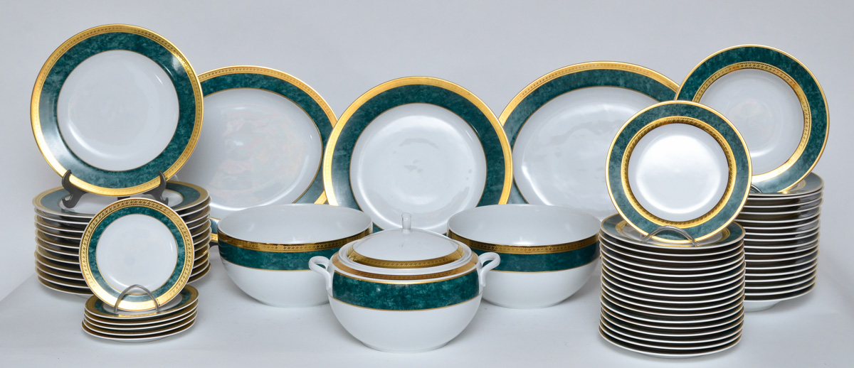 Aparelho de jantar de porcelana "Royal Porcelain, Kensington...