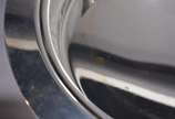 Par de porta pirex de metal prateado, feitio re... - Par de porta pirex de metal prateado, feitio redondo,  tampas com pegas douradas. Acompanham os pirex.