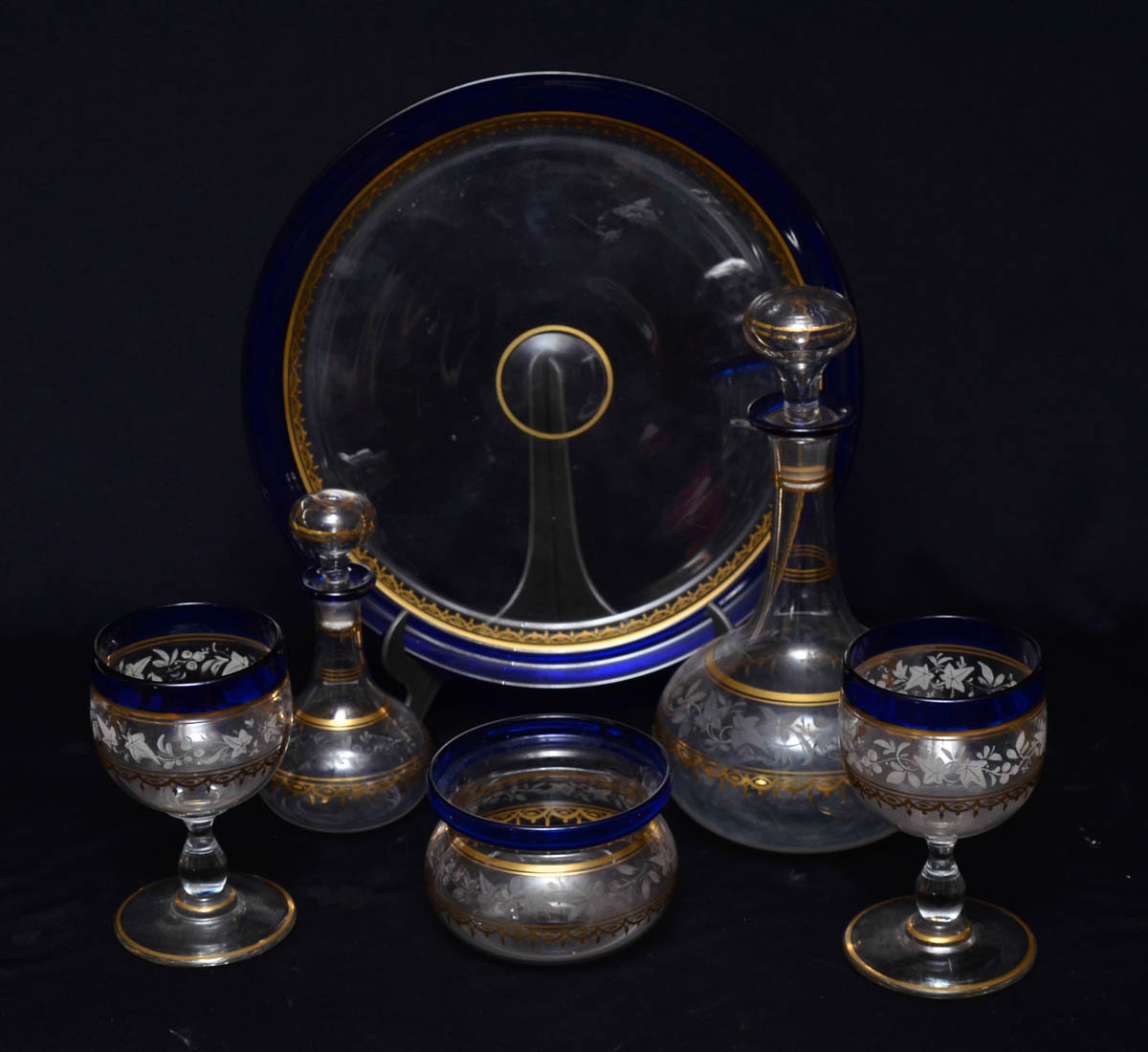 Elegante serviço de cristal europeu para 2 pessoas, borda em azul...