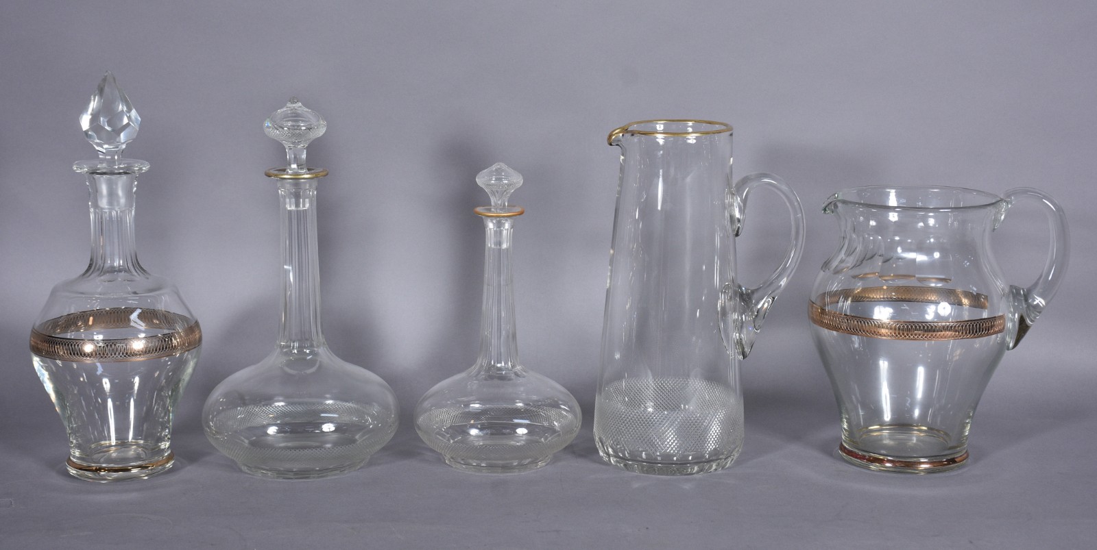 Serviço de cristal tcheco com borda dourada composto de: 12 taças... - foto 5 de 11