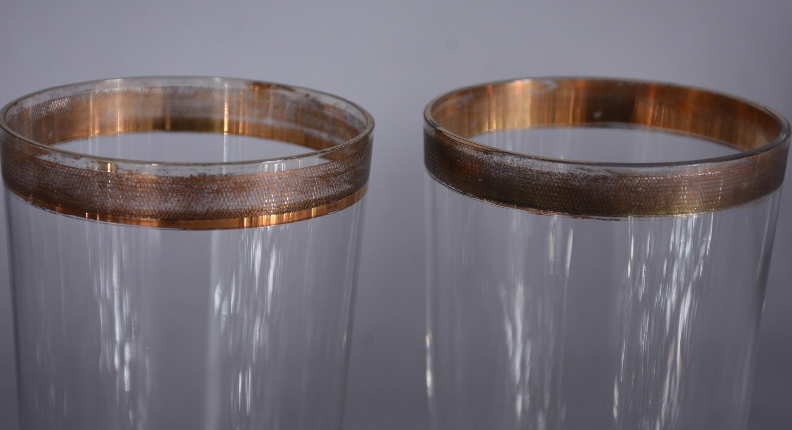 Serviço de cristal tcheco com borda dourada composto de: 12 taças... - foto 7 de 11