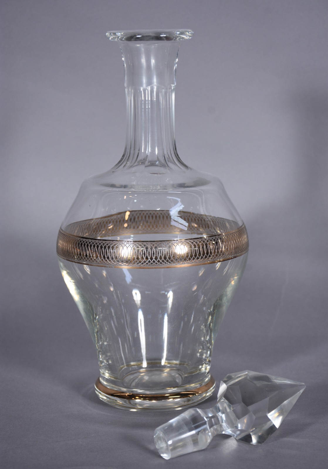 Serviço de cristal tcheco com borda dourada composto de: 12 taças... - foto 9 de 11