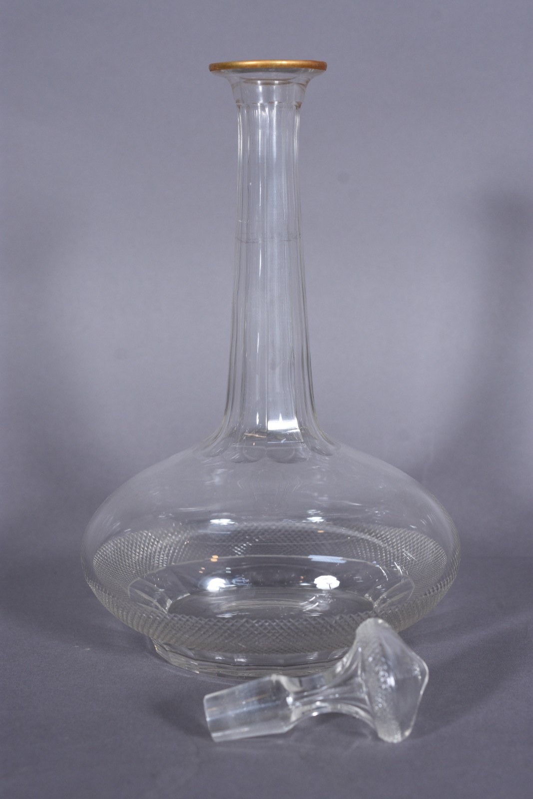 Serviço de cristal tcheco com borda dourada composto de: 12 taças... - foto 10 de 11