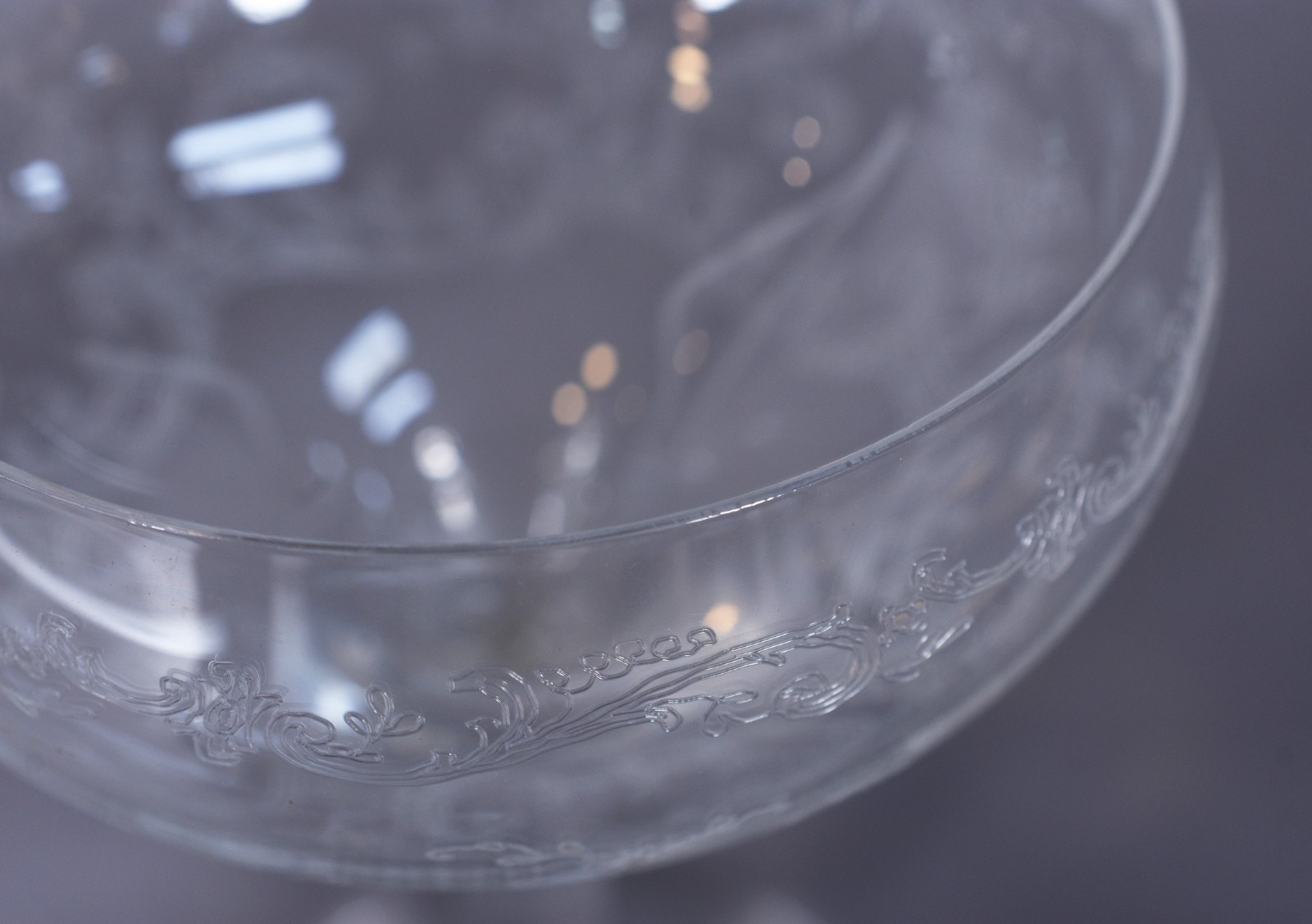 Conjunto de cristal lavrado com guirlandas, composto de: 6 taças para... - foto 5 de 6