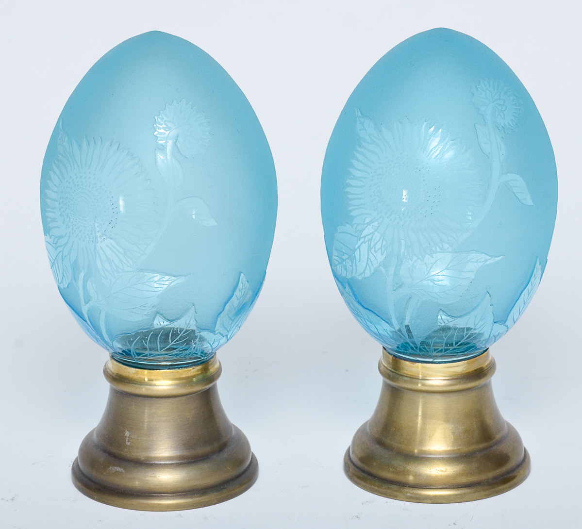 Par de pinhas na cor azul. Alt. 20 cm.