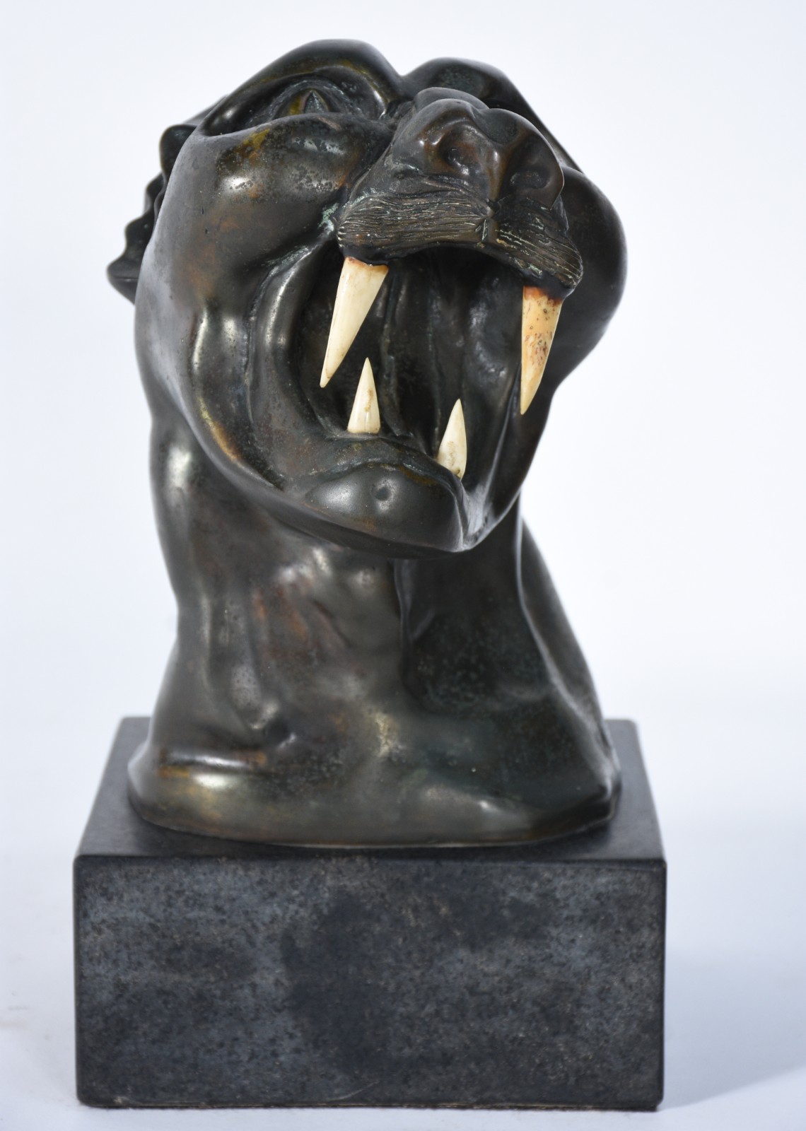 Escultura de bronze representando "Pantera", base de mármore. - foto 3 de 6