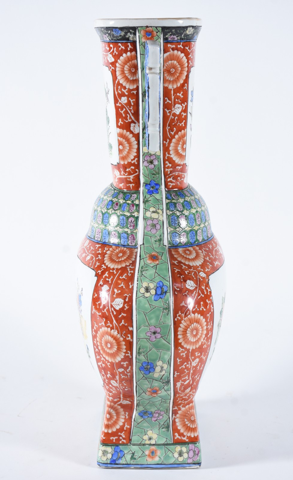 Vaso de porcelana oriental decorado com flores e guirlandas em... - foto 6 de 7