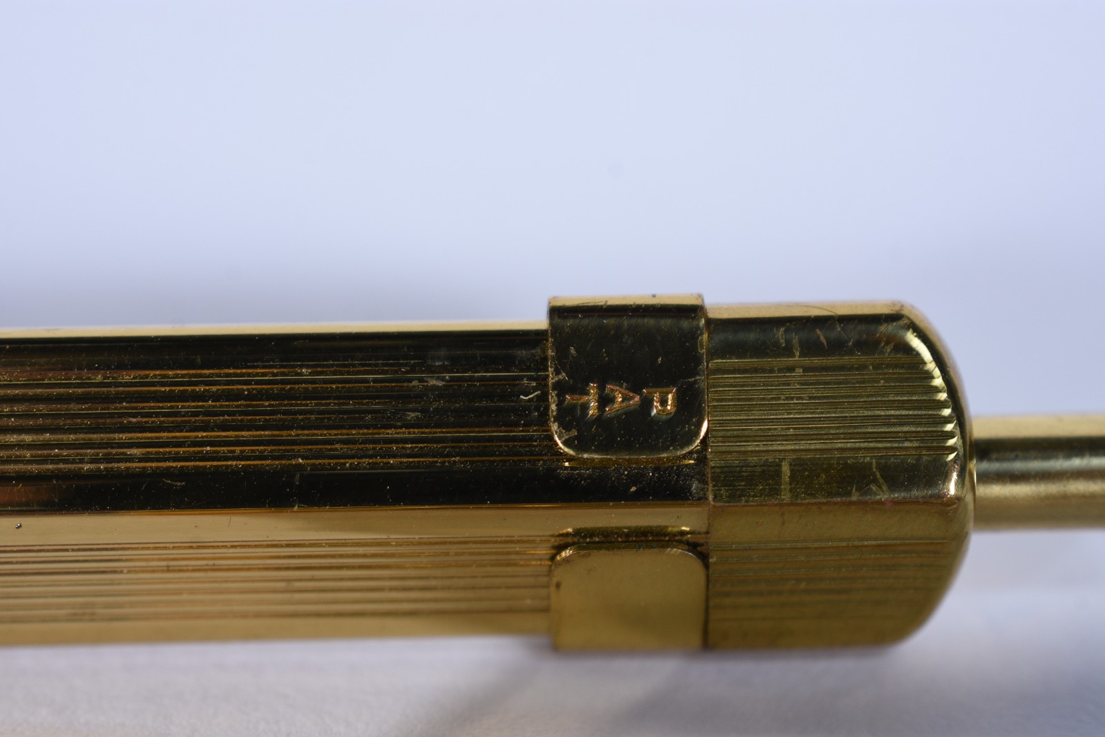 Caneta e lapiseira de metal dourado, marca "Zola", no estojo. - foto 8 de 8