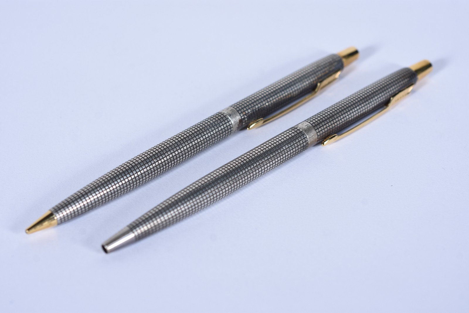 Caneta esferográfica e lapiseira "Parker - Sterling Cap & Barrel" em... - foto 1 de 9
