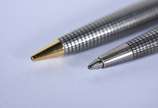 Caneta esferográfica e lapiseira "Parker - Ster... - Caneta esferográfica e lapiseira "Parker - Sterling Cap & Barrel" em prata. No estojo.