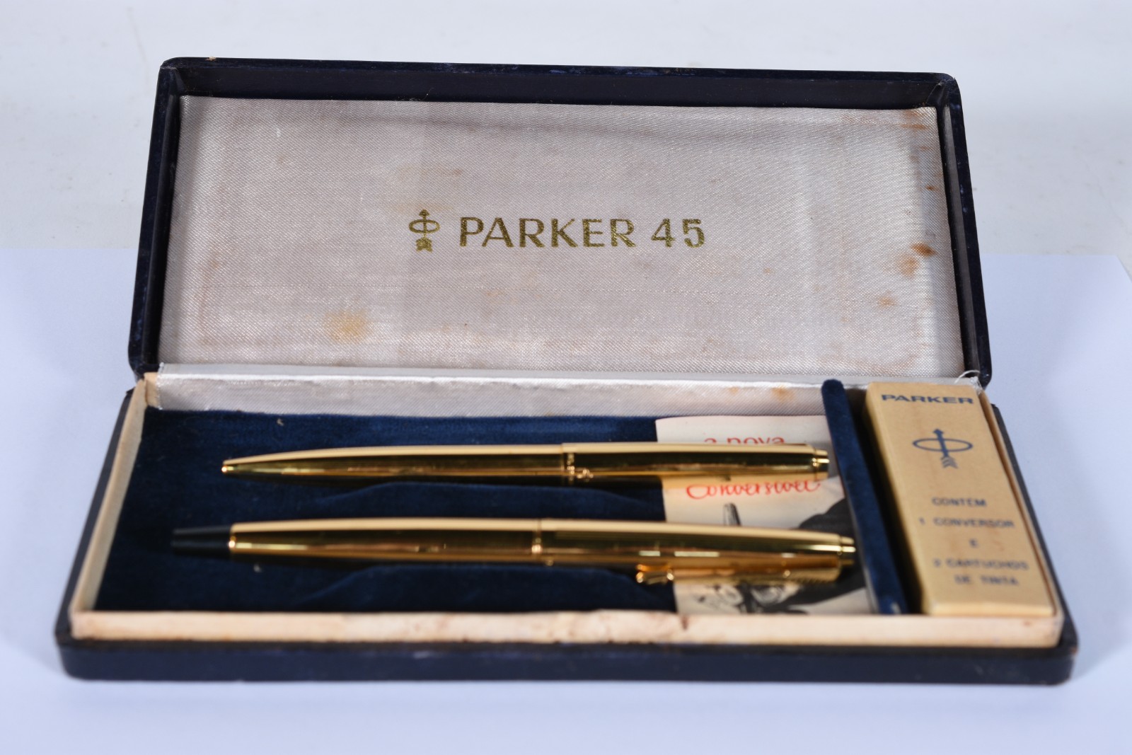 Duas canetas Parker douradas, sendo uma esferográfica e outra... - foto 5 de 10