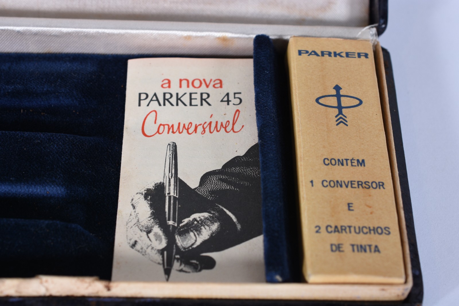 Duas canetas Parker douradas, sendo uma esferográfica e outra... - foto 9 de 10