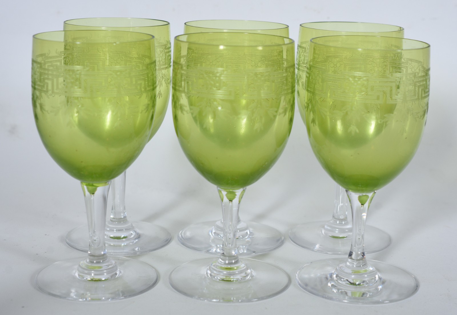 Seis cálices para vinho branco de cristal frances na cor verde com... - foto 1 de 7