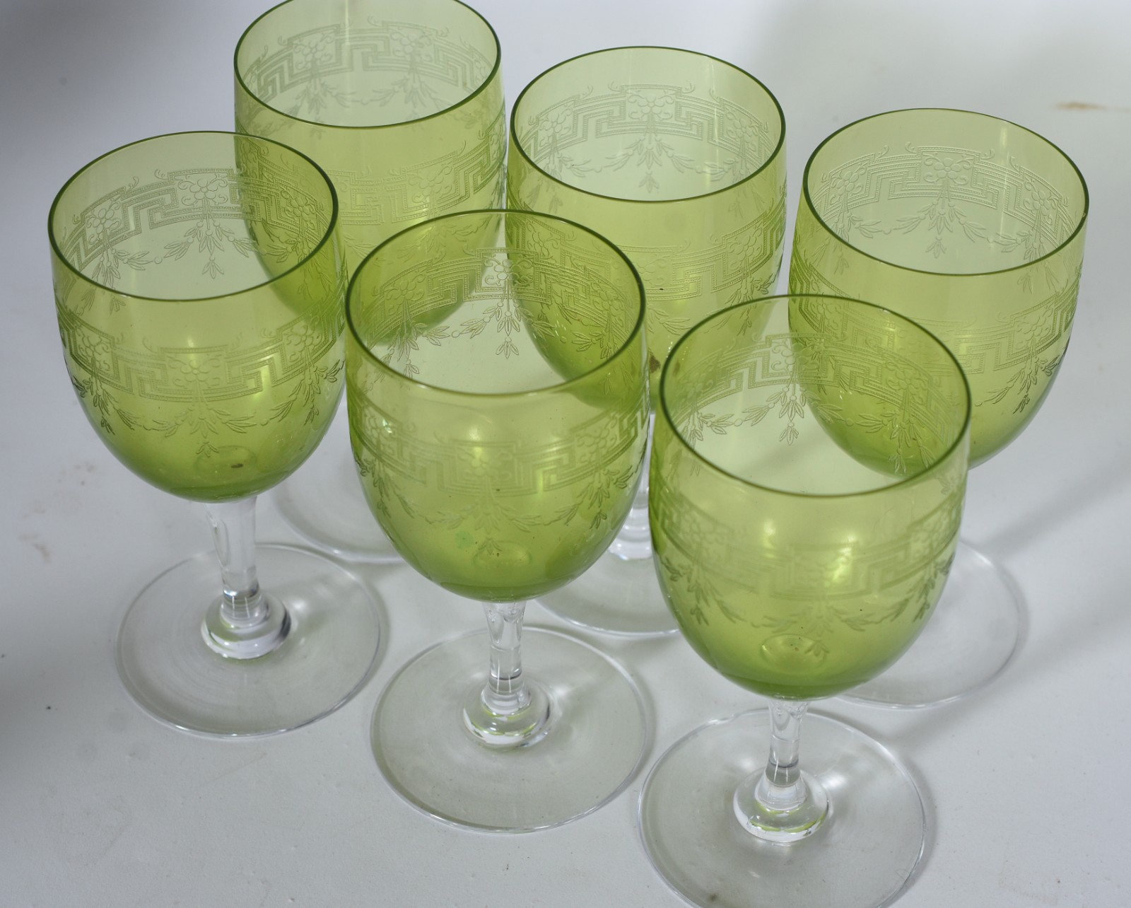 Seis cálices para vinho branco de cristal frances na cor verde com... - foto 2 de 7
