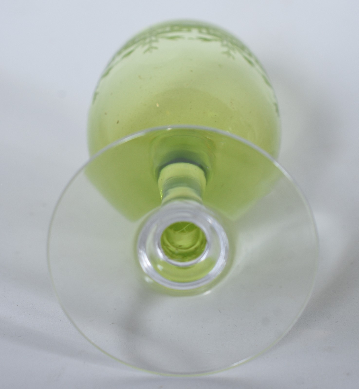 Seis cálices para vinho branco de cristal frances na cor verde com... - foto 6 de 7