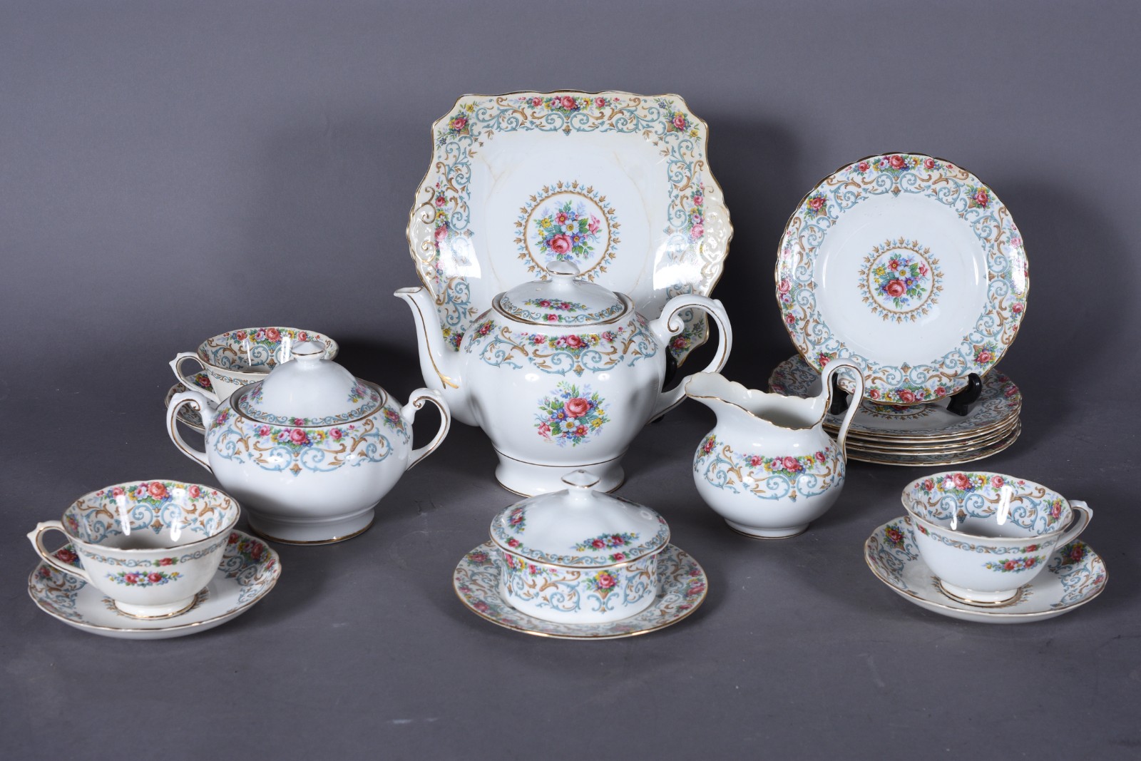 Serviço para chá de porcelana inglesa "Tuscan Fine Bone China"... - foto 1 de 11