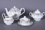 Serviço para chá de porcelana inglesa "Tuscan F... - Serviço para chá de porcelana inglesa "Tuscan Fine Bone China" composto de: 3 xicaras de chá com pires, prato para petit four, 6 pratos para bol...