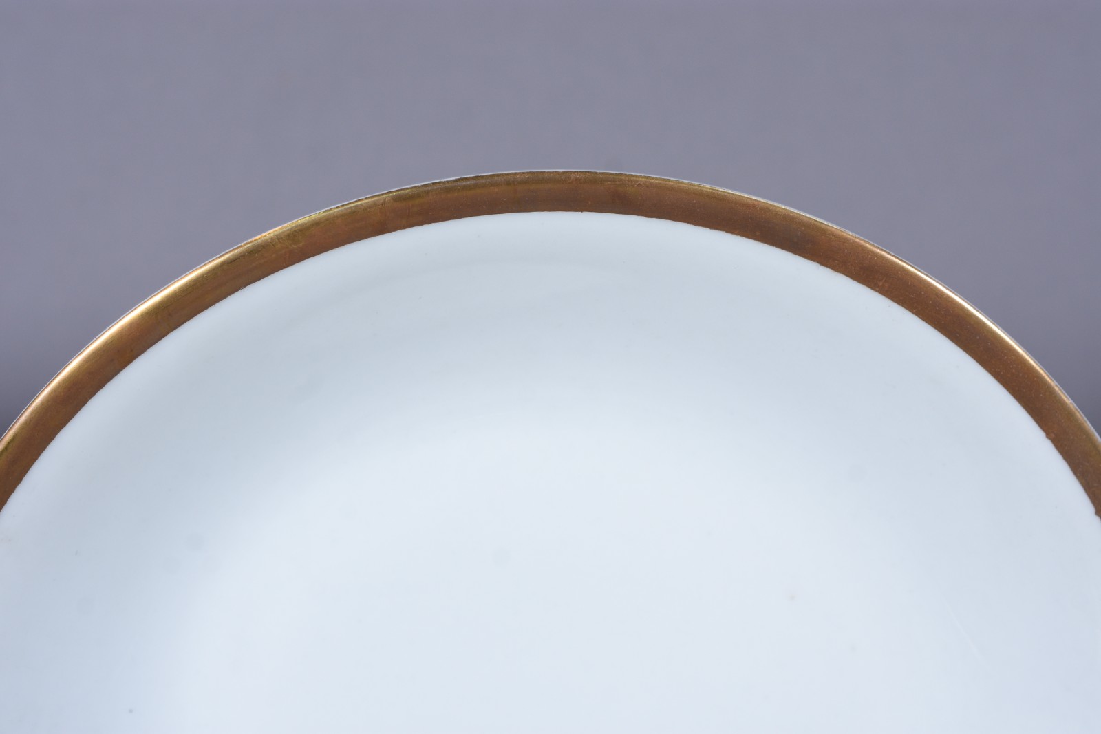 Aparelho de jantar e café de porcelana Renner na cor branca com friso... - foto 5 de 10