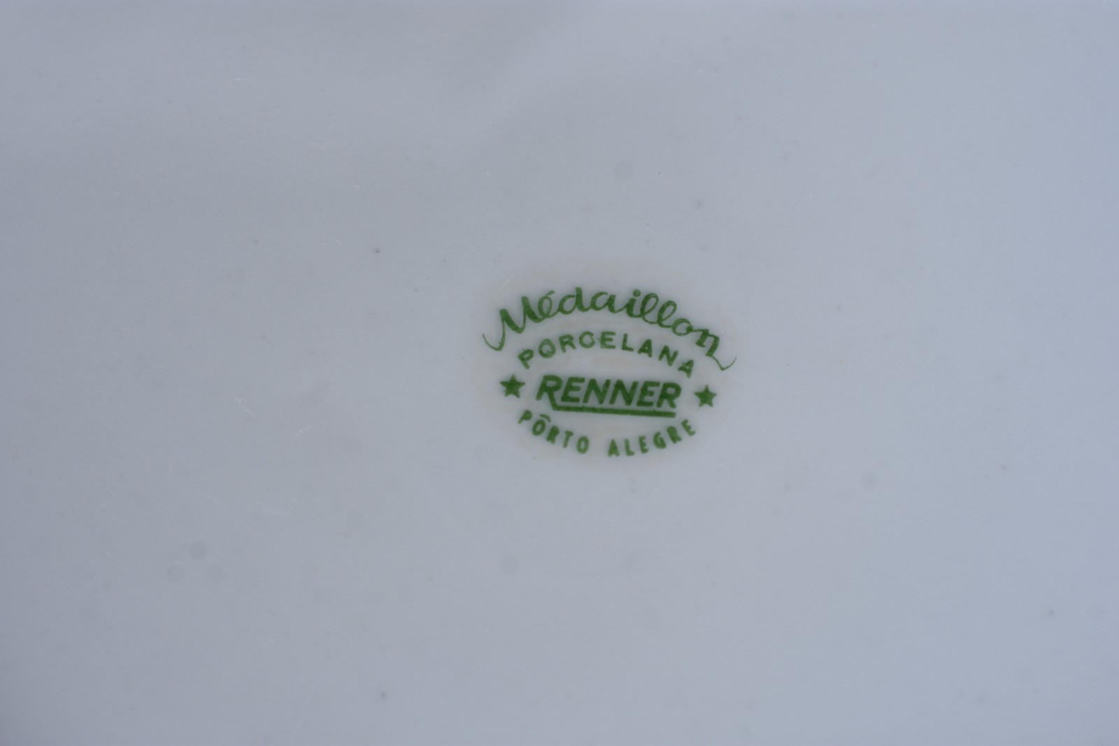 Aparelho de jantar e café de porcelana Renner na cor branca com friso... - foto 10 de 10