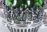 Belíssimo conjunto com 3 garrafas de cristal eu... - Belíssimo conjunto com 3 garrafas de cristal europeu lapidado doublé em diversas cores (rubi, verde e amarelo), suporte de prata contraste 800 m...