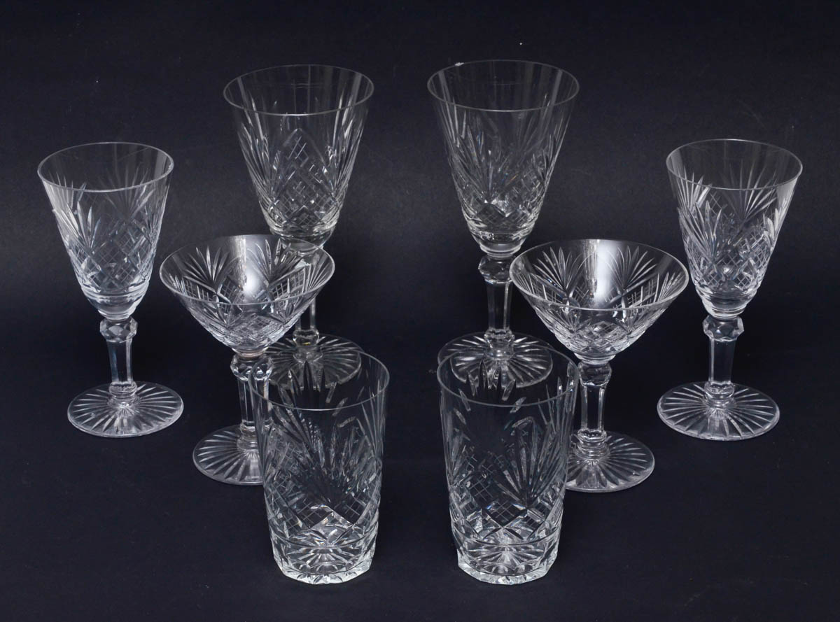 Serviço de cristal lapidado, comp.de 6 taças para champagne, 6...