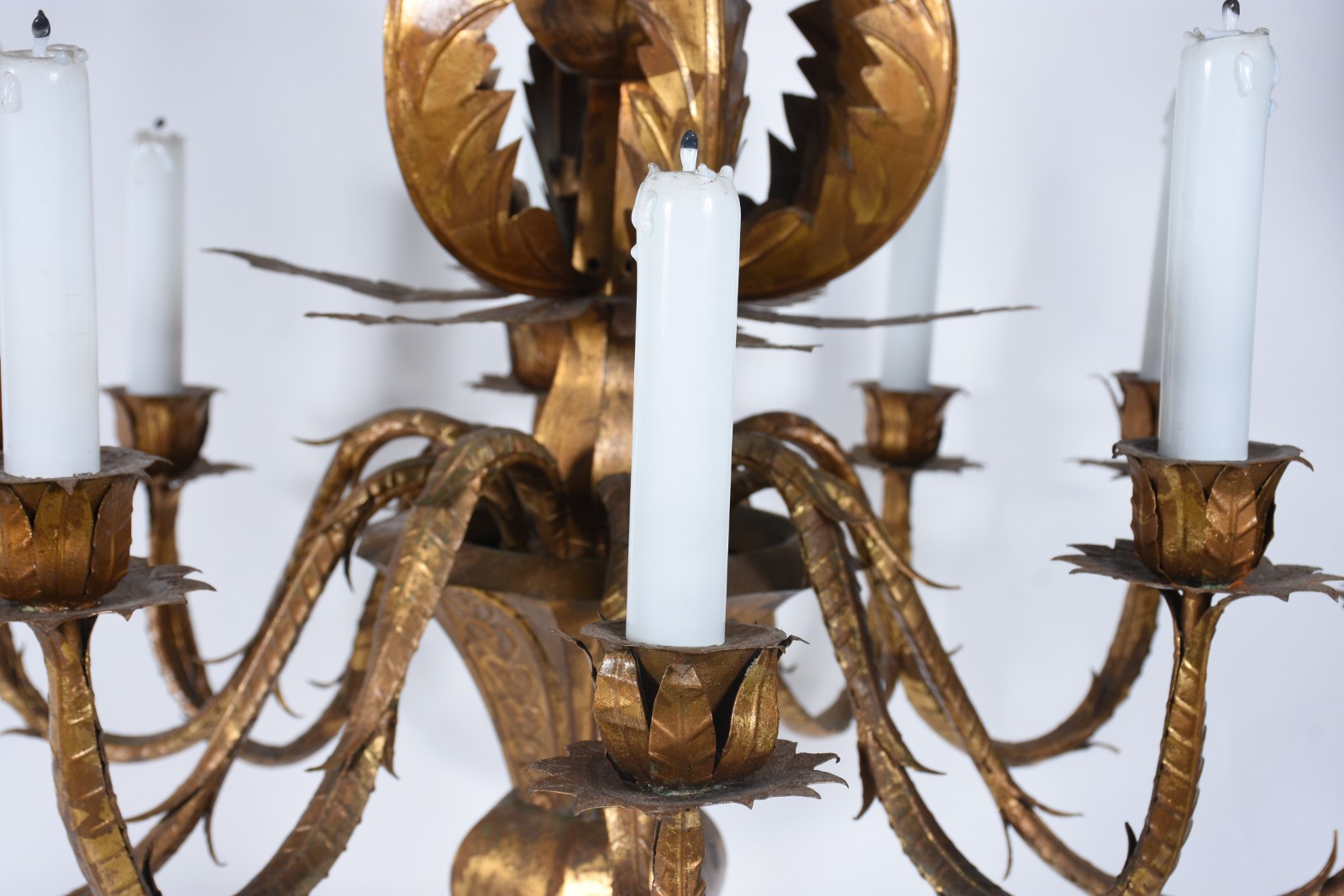 Elegante Lustre de metal dourado na forma de folhas, para 10 luzes... - foto 3 de 5